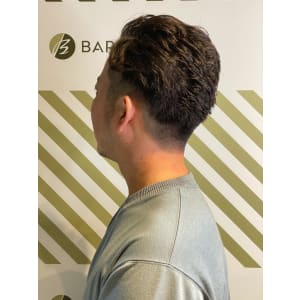大人の刈り上げスタイル【BARBER-BAR】 - バーバーバー赤羽【バーバーバーアカバネ】掲載中