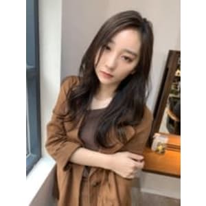 小顔カット　韓国風レイヤースタイル