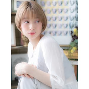 シースルー前髪大人ハイライトマッシュボブ　ブリーチオンカラー