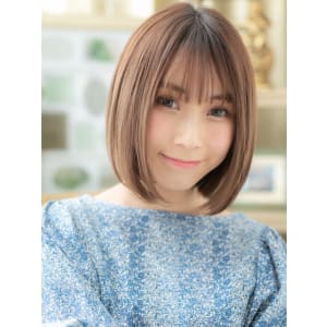 大人かわいいインナーカラー小顔前下がりボブ　マロンベージュ