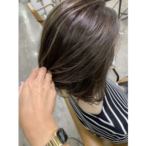 白髪ぼかしハイライト、池袋20代30代￥15400