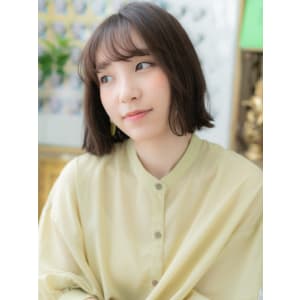 大人かわいいバレイヤージュ切りっぱなしボブ　ロブヘア