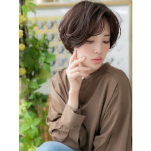 バレイヤージュで大人かわいいマッシュボブ　ダークアッシュ