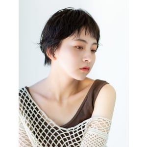 【sheta表参道/堅田】カットでつくる横顔美人小顔ショート
