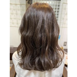 秋冬のグレージュ