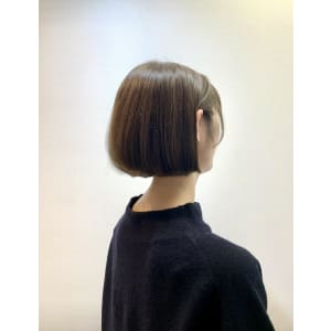 * Miik.* 内巻きグレージュボブ