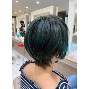 グリーンハイライト【Ash元住吉店ヘアスタイル】