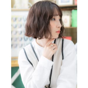 かきあげ前髪バレイヤージュ大人ボブショート 　ノームコア