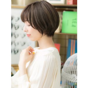 耳かけも◎黒髪斜めバング小顔クールショート　うる艶髪