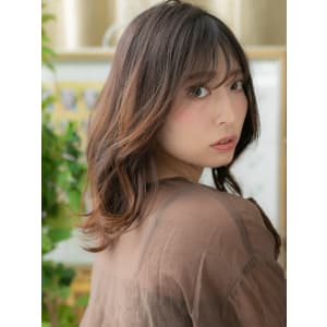 透け感センターパート外国人風大人ハイライト　抜け感ヘア