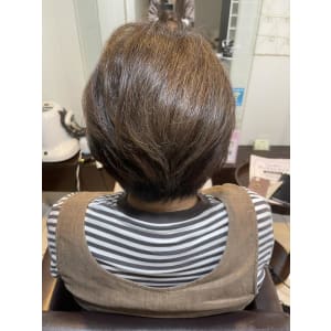 ヘアカラーで白髪をなじます方法
