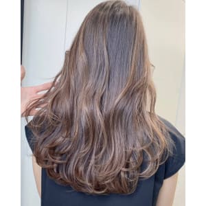 海外風ナチュラルハイライトカラー