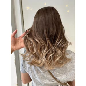 ベージュグラデーション