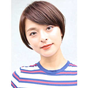 コンパクト小顔ショートスタイル