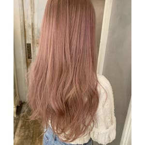 ピンクベージュ