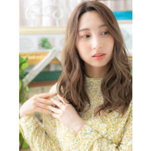外国人風ハイライト大人巻きセンターパート ミルクティアッシュ - COVER HAIR & SPA bliss 浦和西口店【カバー ヘア アンド スパ ブリス】【カバー ヘア アンド スパ ブリス ウラワニシグチテン】掲載中