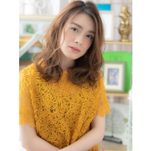 暖色系カラーくせ毛風大人巻きエアリーミディ　抜け感ヘア