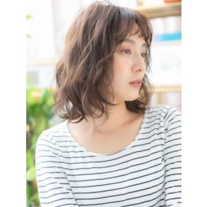 前髪カール小顔バレイヤージュ大人ボブパーマ　眉上バング