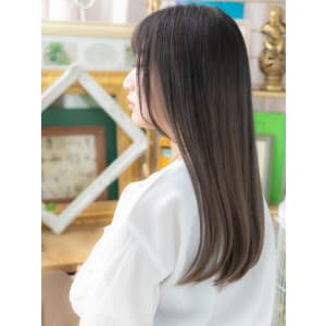 大人かわいいネオシースルーバング黒髪ロング　眉上バング