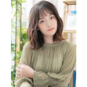 バレイヤージュシースルーバングウェットヘア　グレイアッシュ