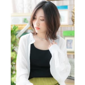 大人かっこいいアシンメトリーミディアムボブ　くびれヘア