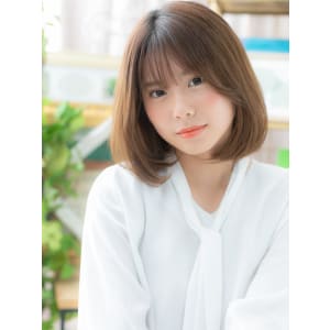 大人かわいいインナーカラー韓国風小顔ボブ　暖色系カラー