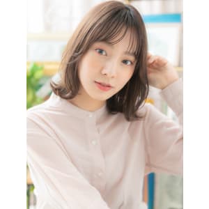 カーキグレージュミストバング小顔ウルフボブ　アンニュイヘア