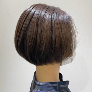 前上がりボブ