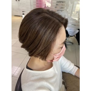 明るい白髪染め/ショートボブ30代40代/西原晃