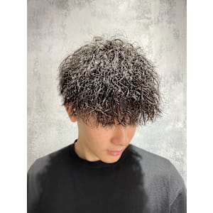 圧倒的人気パーマスタイル - メンズパーマ特化サロン CIPHER. 心斎橋【サイファー】【メンズパーマトッカサロン サイファー シンサイバシ】掲載中