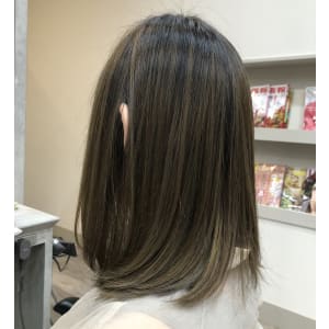 落ち着いた雰囲気のバレイヤージュ