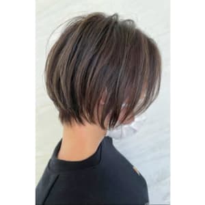 束感ショートボブ