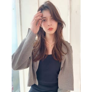 センターパートで大人可愛い韓国ヨシンモリ