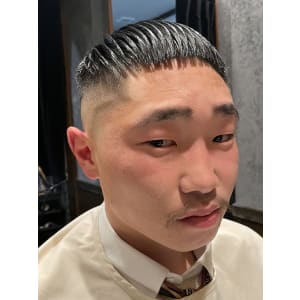 a.g.aロスサントス風クロップカット