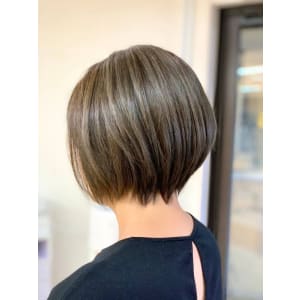 小顔/前下がり/ショート/丸み/グラデーション/ハイライト/ - QUALIS 上福岡店【クオリスカミフクオカテン】掲載中