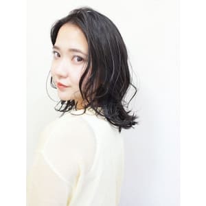 韓国風くびれミディ