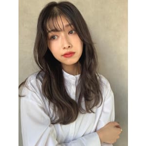 miu&岩本康太 女性らしく色っぽい魅力のロングヘア
