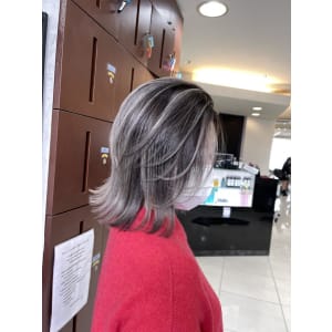バレイヤージュホワイトグレージュウルフヘアボブ2258