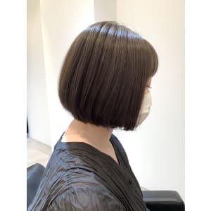 【sheta表参道】カットでつくる横顔美人小顔ショート