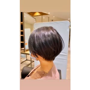 ショートボブ