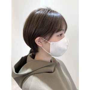 【sheta表参道】カットでつくる横顔美人小顔ショート