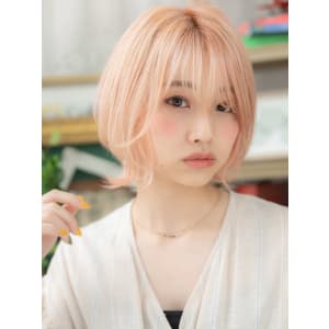 韓国風ウルフボブハイトーンカラーくびれヘア　くせ毛ショート