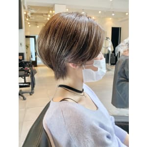 【sheta/表参道】丸みが可愛いおとな小顔ショートボブ
