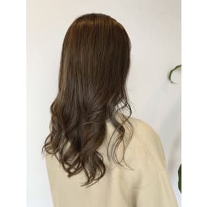 オリーブが可愛い大人ベージュ