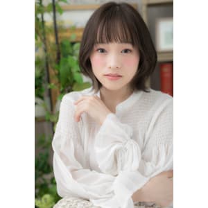 バレイヤージュくせ毛風小顔くびれボブウルフ　オン眉