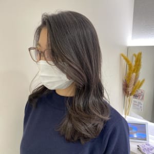 横顔美人な顔まわり