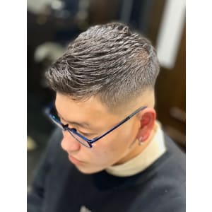 スキンフェードコームオーバー【ヒロ銀座】 - ヒロ銀座ヘアーサロン 青山外苑前表参道店【ヒロギンザヘアーサロンアオヤマガイエンマエオモテサンドウテン】掲載中