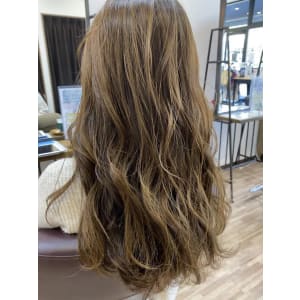 ロングヘアー　×  ナチュラルハイライト