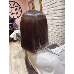 自然な暗さのラベンダーグレージュ