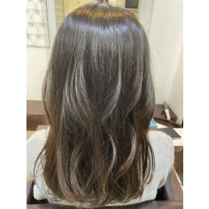 オリーブグレー